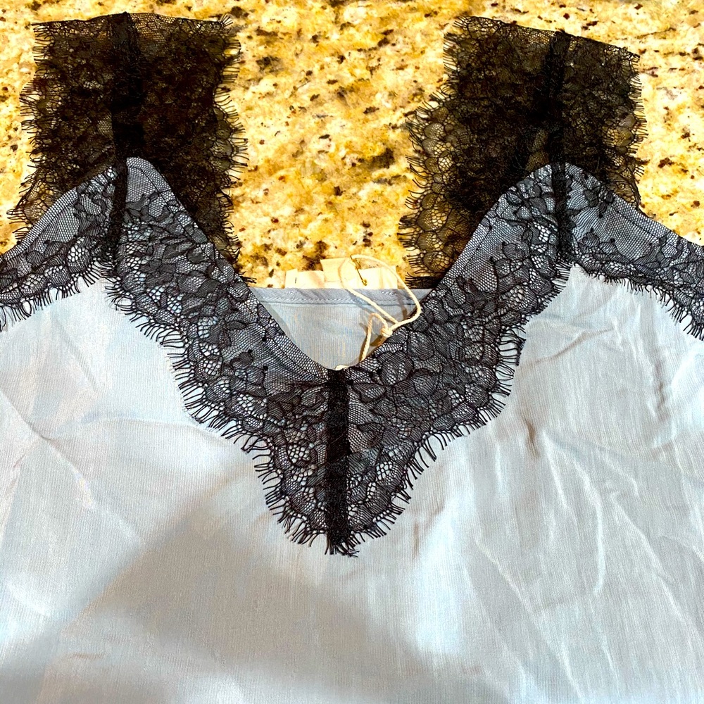 NWT Vici Lacey tank. Size L